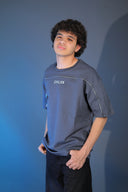 Oversized zippered t-shirt