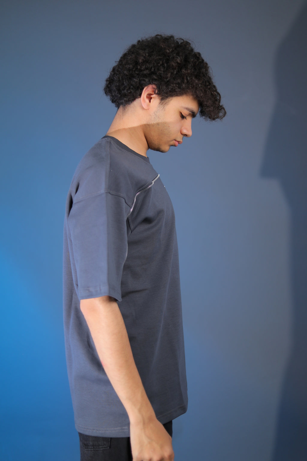 Oversized zippered t-shirt