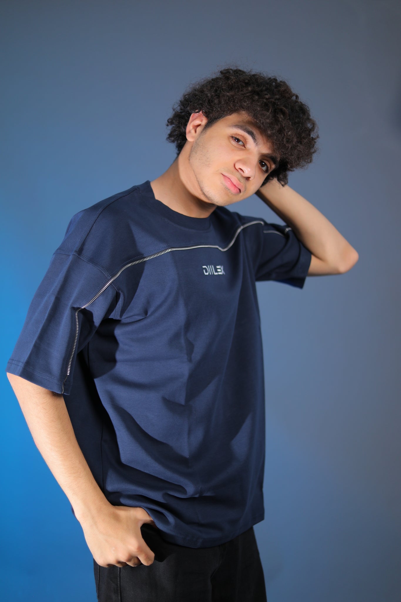 Oversized zippered t-shirt
