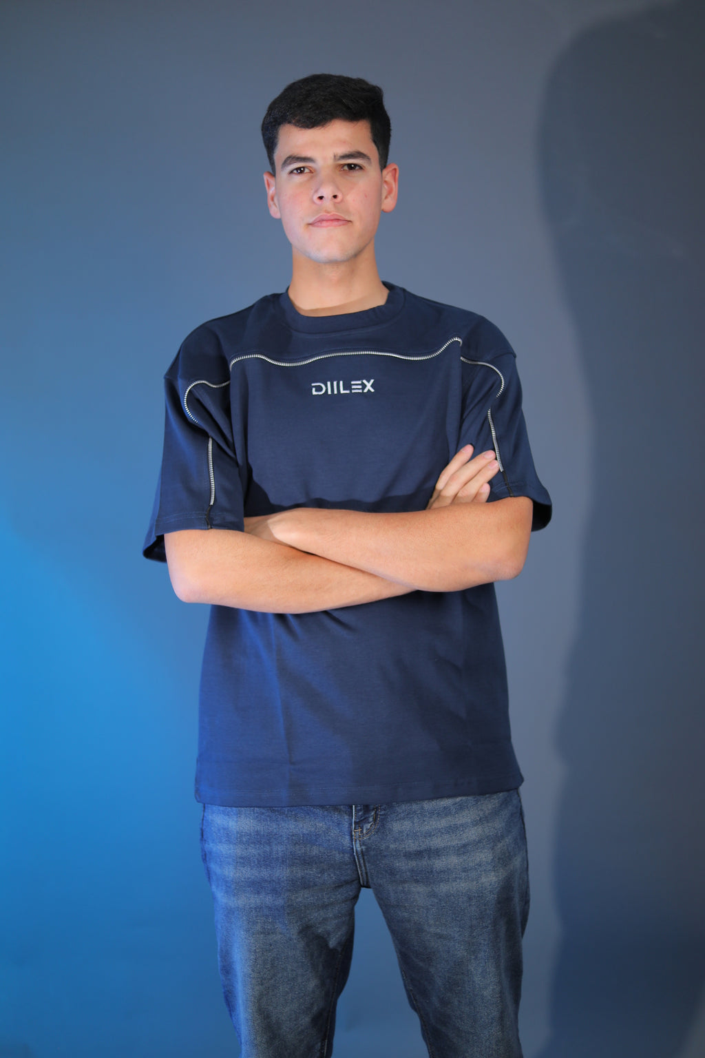 Oversized zippered t-shirt
