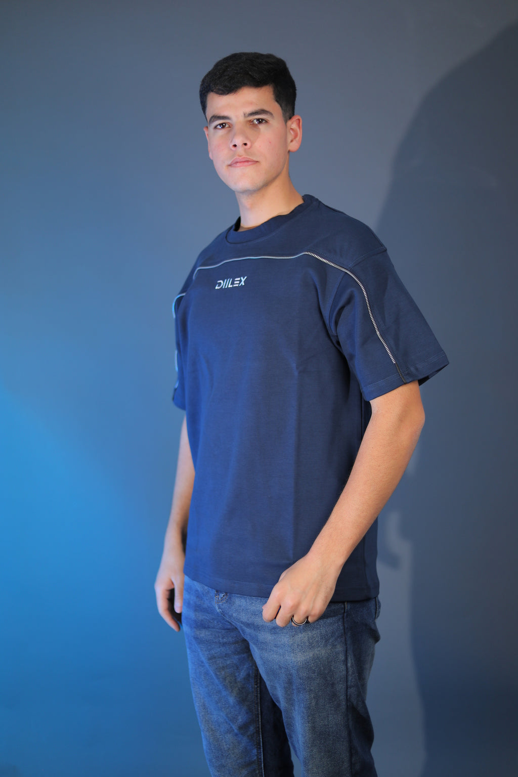 Oversized zippered t-shirt
